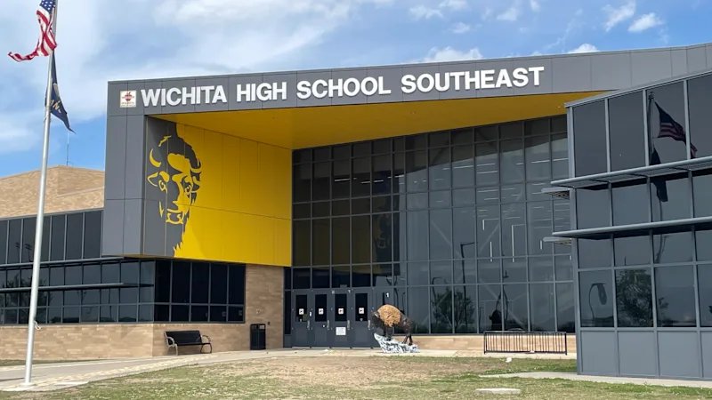  Golden Buffalo Banner